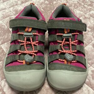 Kid’s Keen Shoes Pink and Grey NWOT